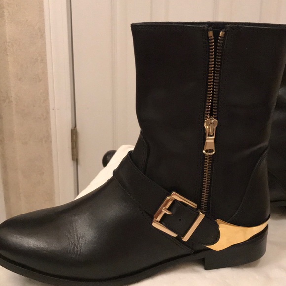 SALE 🔥Authentic Charles David Boots Made in Italy - Picture 2 of 6